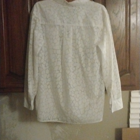Ladies White Blouse long sleeve button up size large - Picture 2 of 5